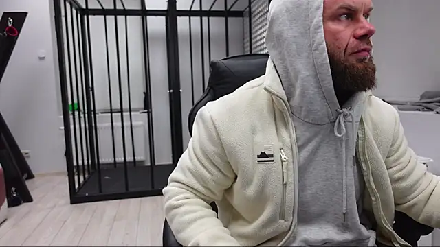 Snapshot of Stewart_Barnz chatting on 10-10-25, 02:21 Stewart Barnz online show from 10-10-25, 02:21