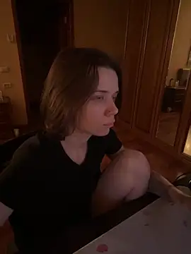 Snapshot of enchanting_chloe chatting on 11-08-25, 07:56 enchanting chloe online show from 11-08-25, 07:56