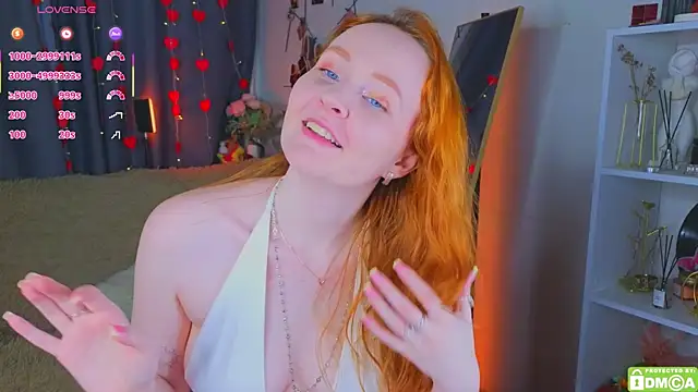 Snapshot of JoyceJones chatting on 06-17-26, 08:10 JoyceJones online show from 06-17-26, 08:10