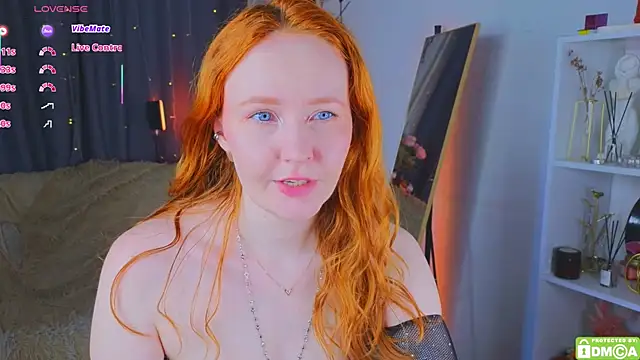 Snapshot of JoyceJones chatting on 07-22-26, 11:35 JoyceJones online show from 07-22-26, 11:35