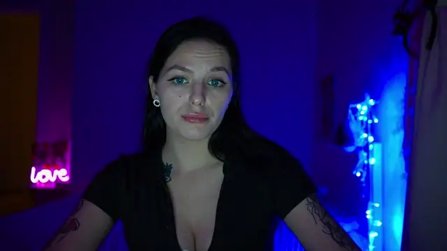 EwelynScott online show from 12-20-25, 04:36