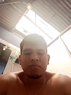 Snapshot of Oscariin96 chatting on 02-07-26, 04:43 Oscariin96 online show from 02-07-26, 04:43