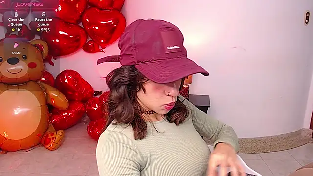 Snapshot of miascarlet_16 chatting on 10-06-25, 01:52 miascarlet 16 online show from 10-06-25, 01:52