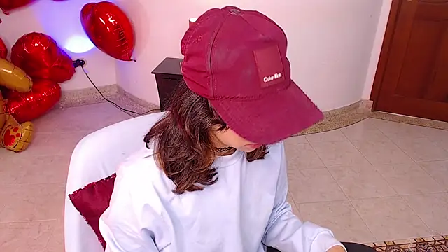 Snapshot of miascarlet_16 chatting on 10-07-25, 02:47 miascarlet 16 online show from 10-07-25, 02:47