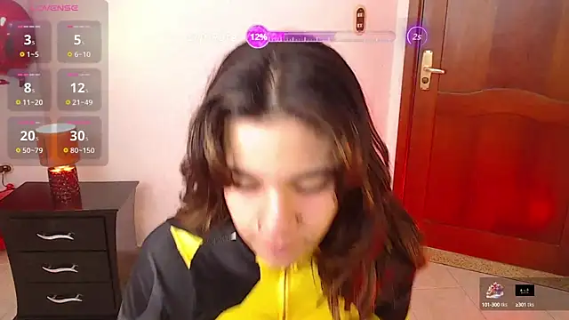 Snapshot of miascarlet_16 chatting on 10-16-25, 01:34 miascarlet 16 online show from 10-16-25, 01:34