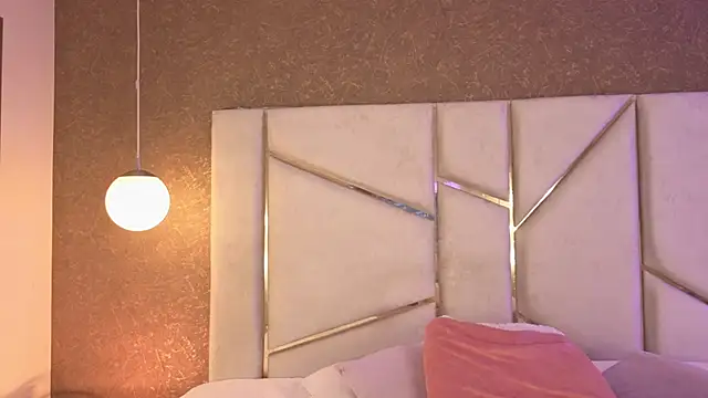 Miiss Bubble online show from 09-23-25, 07:50