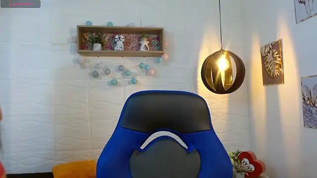 Snapshot of tulunaroja chatting on 09-29-25, 08:13 tulunaroja online show from 09-29-25, 08:13