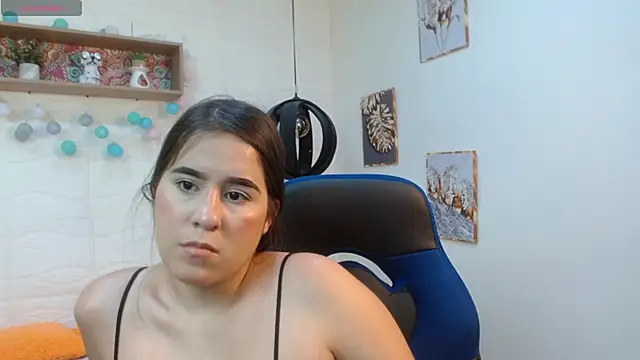 Snapshot of tulunaroja chatting on 10-10-25, 08:52 tulunaroja online show from 10-10-25, 08:52