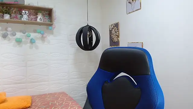 Snapshot of tulunaroja chatting on 10-30-25, 07:47 tulunaroja online show from 10-30-25, 07:47