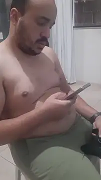 Snapshot of Urso_Nerd chatting on 10-16-25, 04:30 Urso Nerd online show from 10-16-25, 04:30