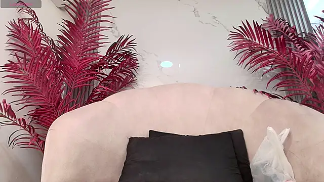 Snapshot of JulietaMills chatting on 11-14-25, 12:04 JulietaMills online show from 11-14-25, 12:04