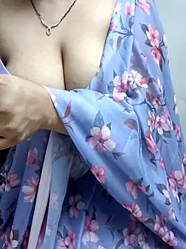 Snapshot of Anushka134 chatting on 10-19-25, 05:35 Anushka134 online show from 10-19-25, 05:35