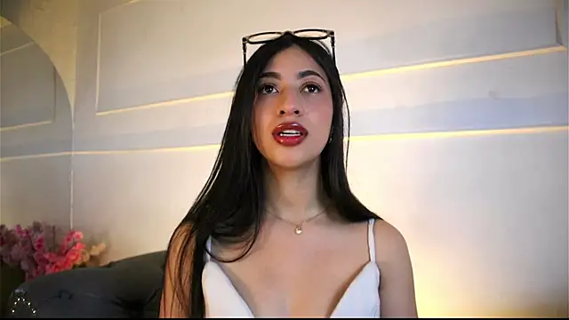 Snapshot of charlotterusso chatting on 06-03-26, 12:41 charlotterusso online show from 06-03-26, 12:41