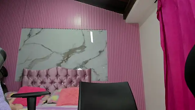 Mindy 19 online show from 11-27-25, 11:12