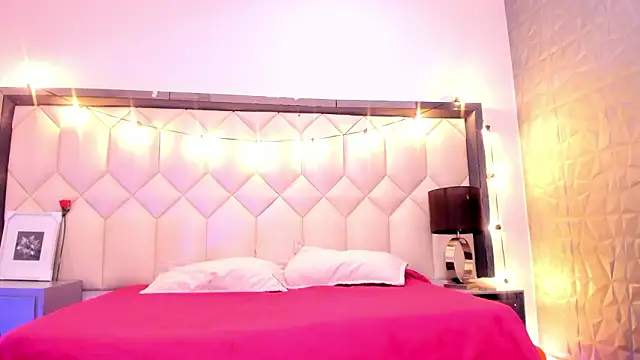 Scarletbigbug online show from 02-24-26, 11:41