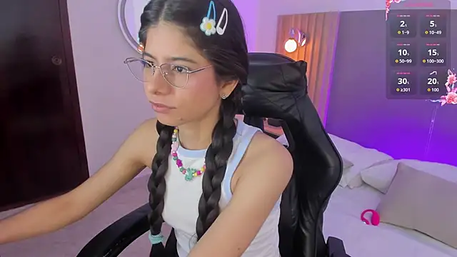 Snapshot of carlina_15 chatting on 06-19-26, 12:42 carlina 15 online show from 06-19-26, 12:42