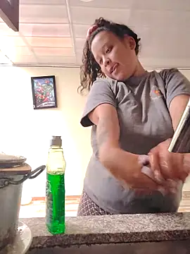 Snapshot of You-sexy-starr chatting on 10-15-25, 04:51 You-sexy-starr online show from 10-15-25, 04:51