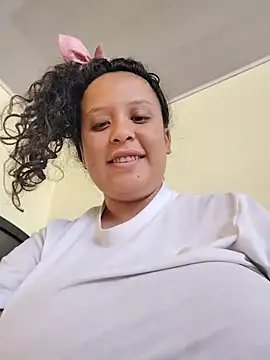 Snapshot of You-sexy-starr chatting on 11-07-25, 03:01 You-sexy-starr online show from 11-07-25, 03:01