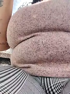 Snapshot of You-sexy-starr chatting on 11-23-25, 03:34 You-sexy-starr online show from 11-23-25, 03:34