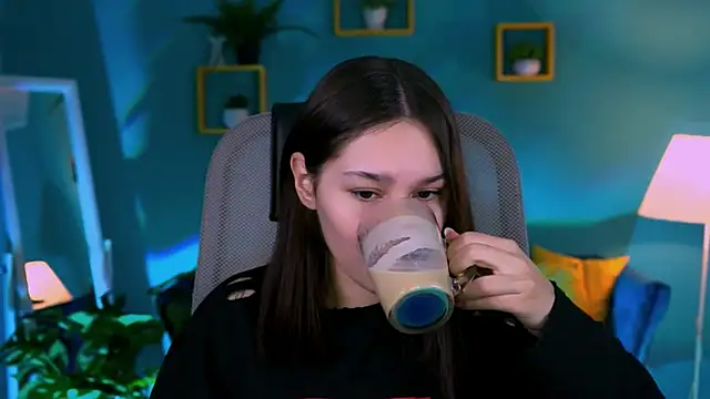 Snapshot of KimClarks_ chatting on 11-09-25, 02:37 KimClarks online show from 11-09-25, 02:37