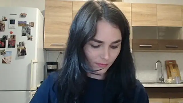 Snapshot of Silviaa_a chatting on 10-04-25, 07:01 Silviaa a online show from 10-04-25, 07:01