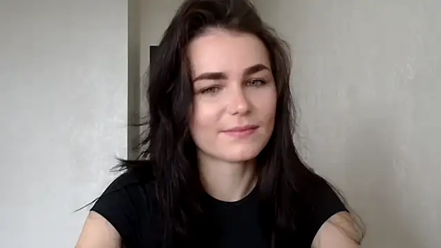 Snapshot of Silviaa_a chatting on 10-12-25, 11:09 Silviaa a online show from 10-12-25, 11:09