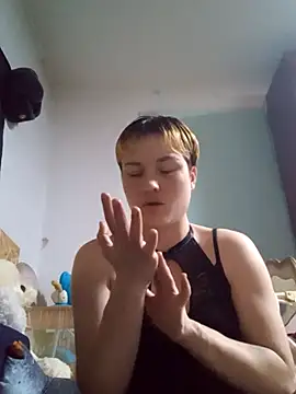 Snapshot of MoonIrene chatting on 09-29-25, 02:11 MoonIrene online show from 09-29-25, 02:11