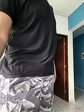 Snapshot of mikeara90 chatting on 10-07-25, 12:46 mikeara90 online show from 10-07-25, 12:46