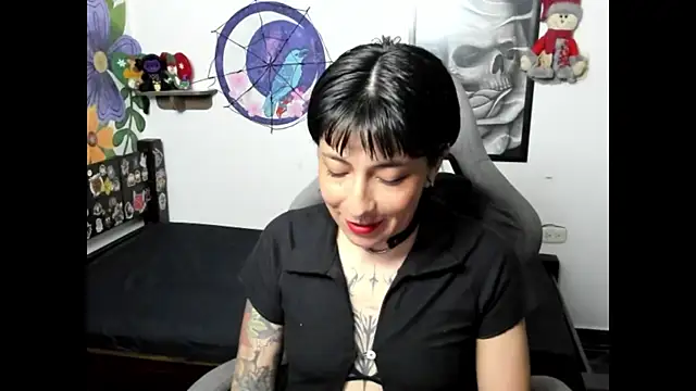 Snapshot of Luna0ciaran chatting on 12-20-25, 06:20 Luna0ciaran online show from 12-20-25, 06:20