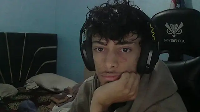 Snapshot of Dark_DesireX chatting on 05-15-26, 01:07 Dark DesireX online show from 05-15-26, 01:07