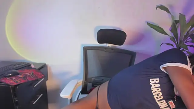 Snapshot of Rosaly_Rodman chatting on 11-24-25, 07:13 Rosaly Rodman online show from 11-24-25, 07:13