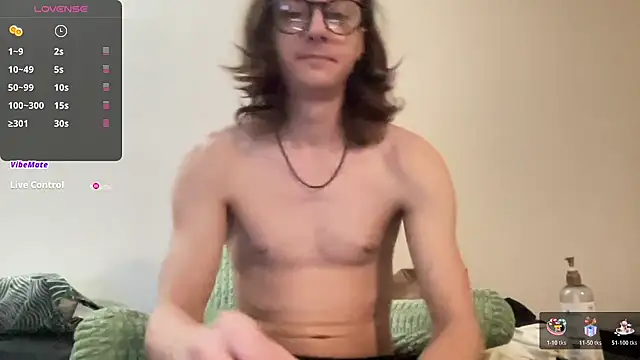 Snapshot of longdickelijah chatting on 11-11-25, 11:10 longdickelijah online show from 11-11-25, 11:10