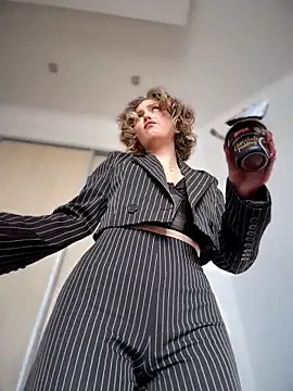 KellyKeler online show from 03-27-26, 10:15