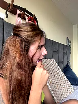 Snapshot of AllieYourGirl chatting on 09-19-25, 07:14 AllieYourGirl online show from 09-19-25, 07:14