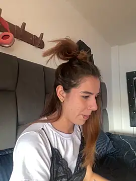 Snapshot of AllieYourGirl chatting on 11-24-25, 07:02 AllieYourGirl online show from 11-24-25, 07:02