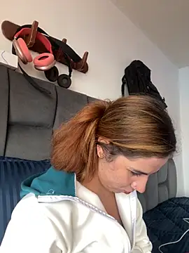 Snapshot of AllieYourGirl chatting on 12-05-25, 06:48 AllieYourGirl online show from 12-05-25, 06:48