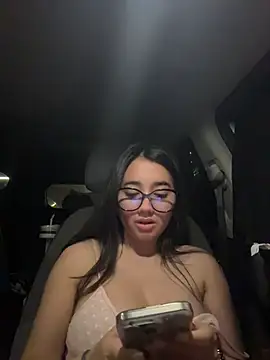 Snapshot of Michelle_Zoe chatting on 06-11-26, 01:05 Michelle Zoe online show from 06-11-26, 01:05