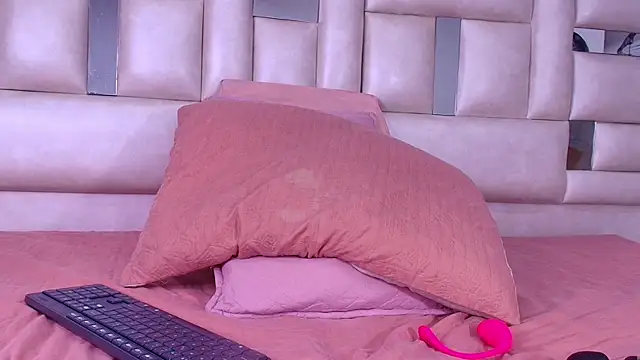 emmacurvy online show from 09-11-25, 03:06