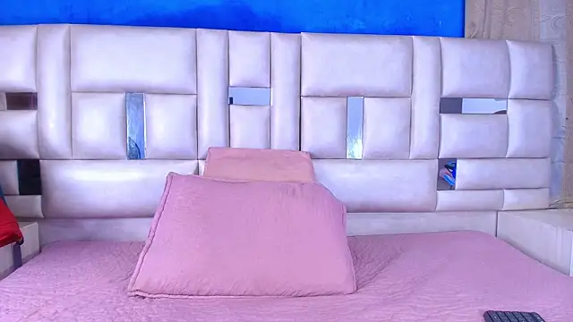 emmacurvy online show from 10-04-25, 03:04