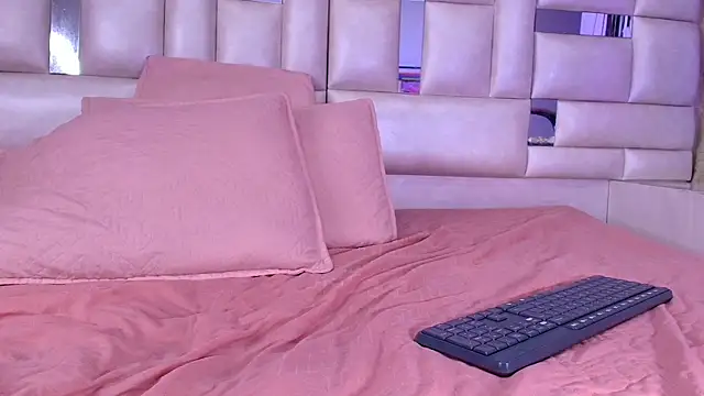 emmacurvy online show from 10-15-25, 03:06