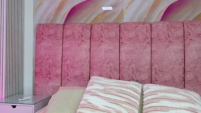 emmacurvy online show from 02-18-26, 03:13