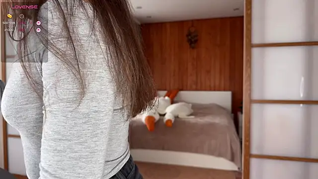 Snapshot of PlumyBun chatting on 09-21-25, 04:25 PlumyBun online show from 09-21-25, 04:25