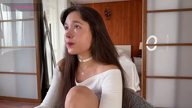 Snapshot of PlumyBun chatting on 12-22-25, 04:20 PlumyBun online show from 12-22-25, 04:20