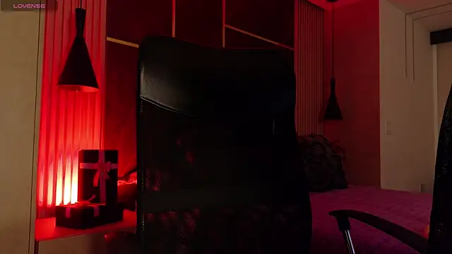 ParisSalvatore online show from 01-13-26, 02:00