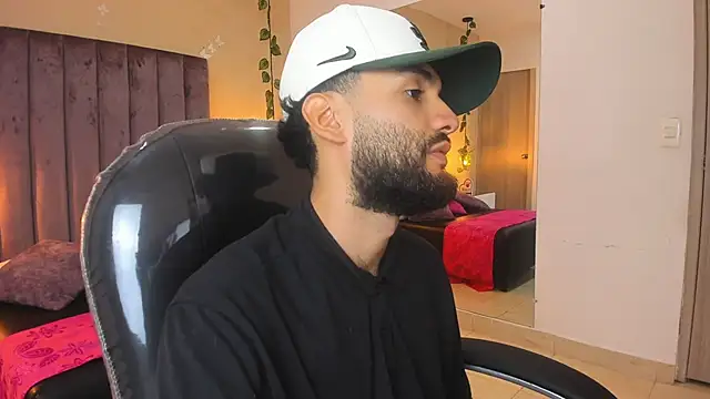 Ryan Jackson  online show from 11-06-25, 04:13