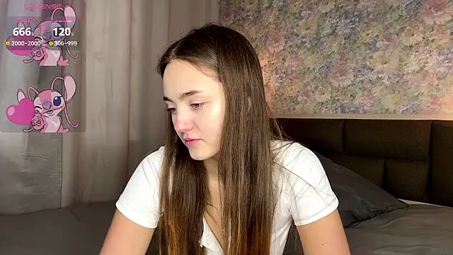 LoraDavi online show from 03-10-26, 07:46