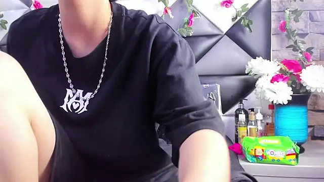 Snapshot of Megan_Thompson_ chatting on 11-12-25, 02:12 Megan Thompson online show from 11-12-25, 02:12