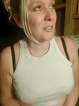 Bouncy-Bella28X online show from 10-11-25, 09:46