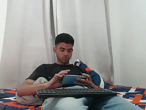 Snapshot of camillo_beischel_ chatting on 09-15-25, 06:08 camillo beischel online show from 09-15-25, 06:08