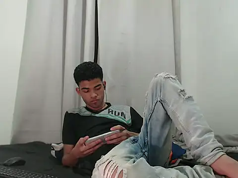 Snapshot of camillo_beischel_ chatting on 09-24-25, 05:38 camillo beischel online show from 09-24-25, 05:38